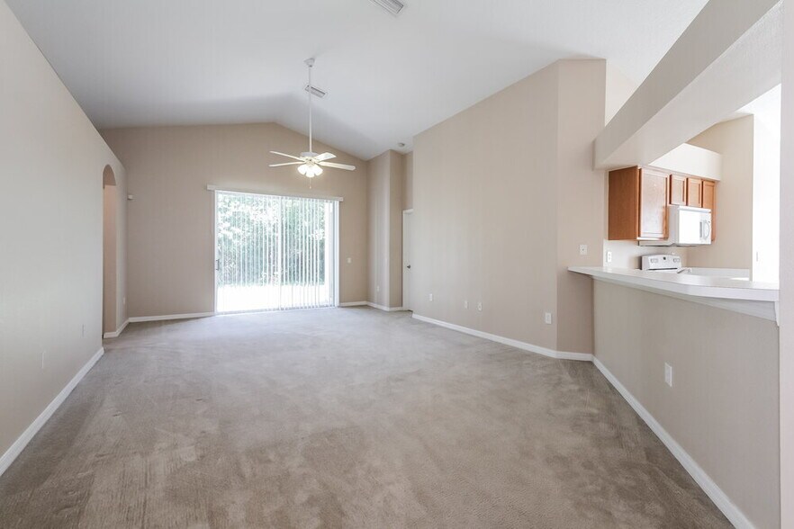 Building Photo - 1609 Carson White Ln