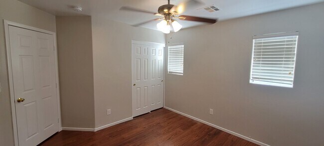 Building Photo - Executive Living Don't Miss Out 4 bdrm