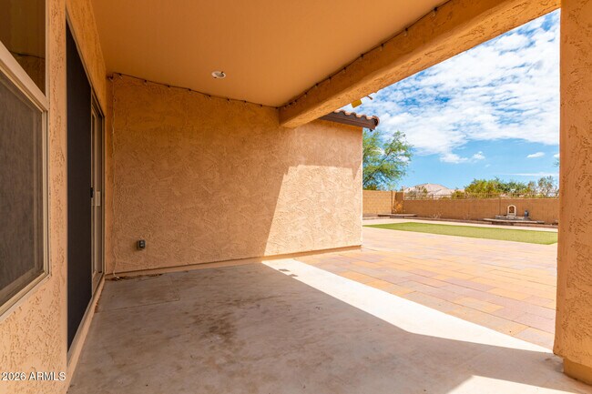 Building Photo - 1019 W Spur Dr