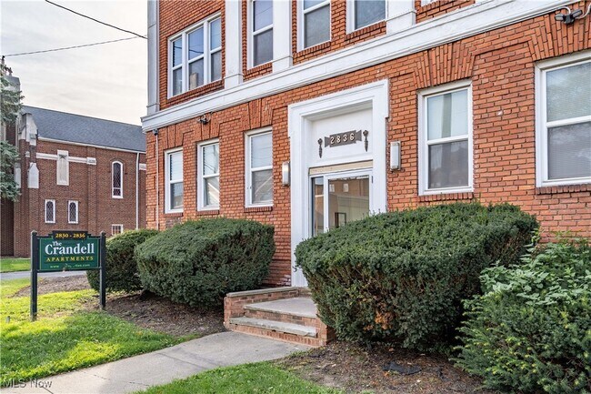 Building Photo - 2830 E 130th St