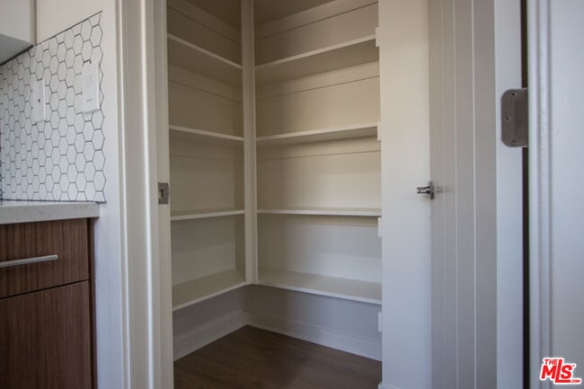 Building Photo - 4924 Laurel Canyon Blvd