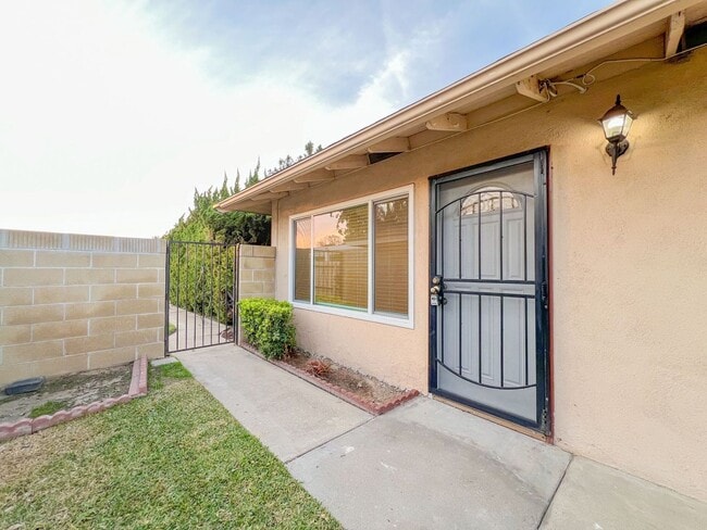 Building Photo - DELL