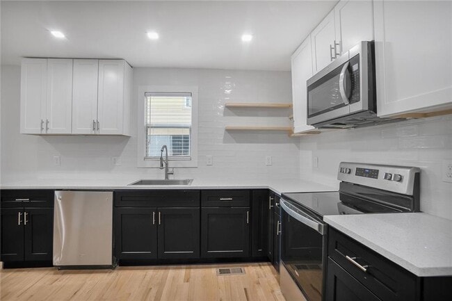 Building Photo - 1315 Kenilworth Dr SW