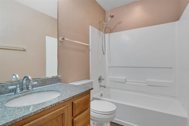 Building Photo - 1609 Bayland St