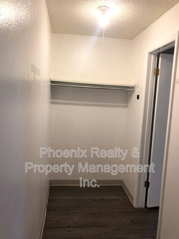 Building Photo - 3393 Madison Ave