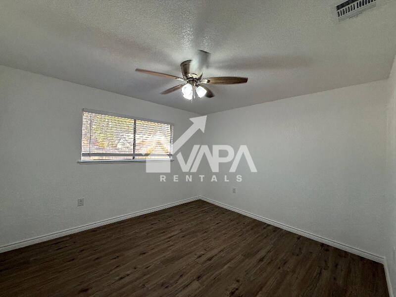 Building Photo - 12411 Gran Vista St