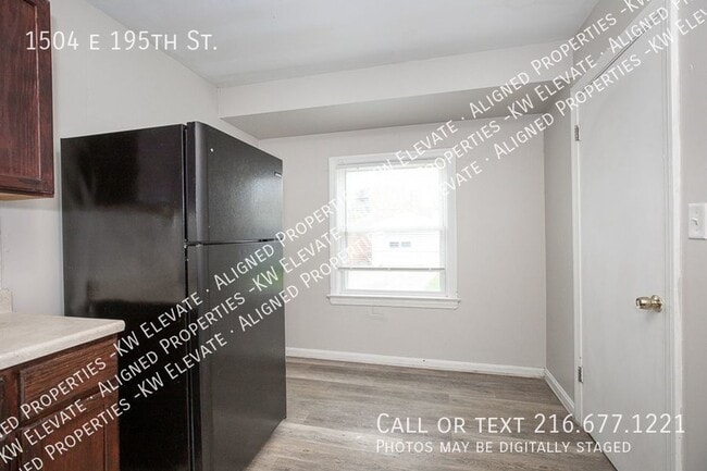 Building Photo - 1504 E 195th St