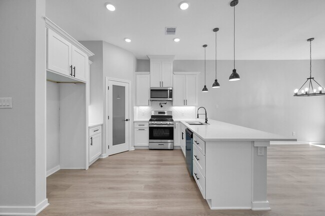 Building Photo - 14833 Spica Ct