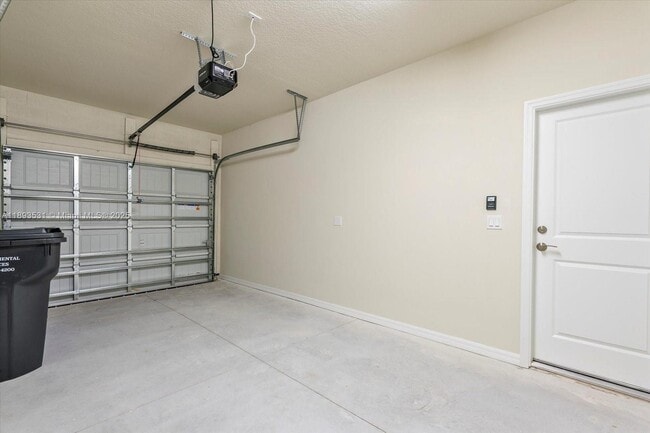 Building Photo - 1240 Eucalyptus Dr
