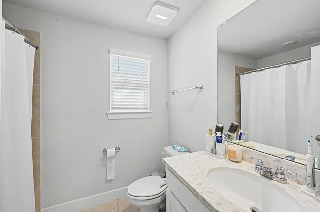 Building Photo - 155 Renodes Garden Ln