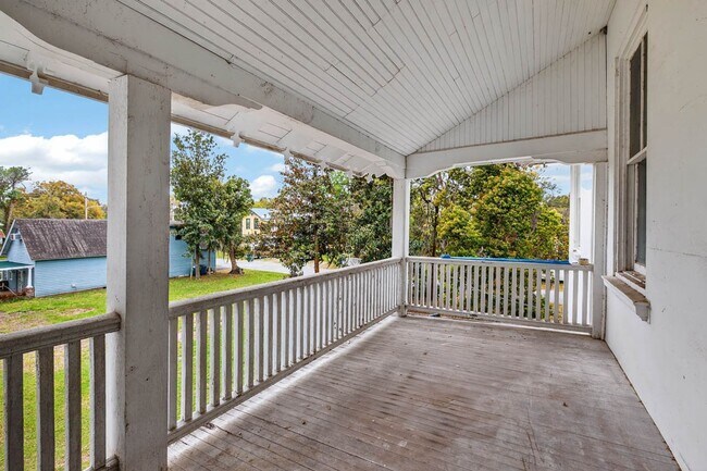 Building Photo - 1015 Union St