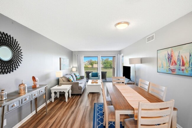 Building Photo - 6105 Palma Del Mar Blvd S