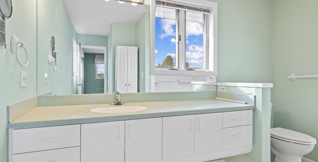 Building Photo - Lakefront End-Unit Condo with Crystal Lake...