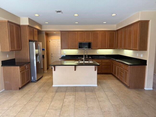 Building Photo - 43426 Lago Brezza Dr