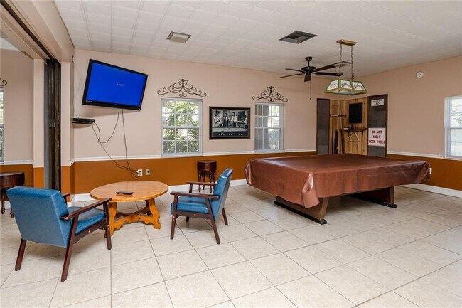 Building Photo - 4215 E Bay Dr