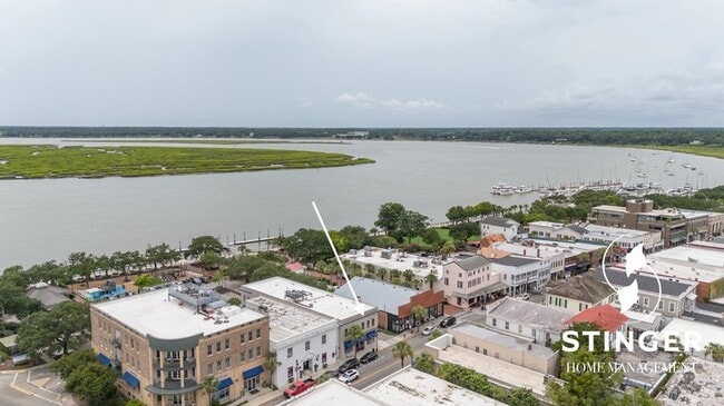 Building Photo - 700 Bay St