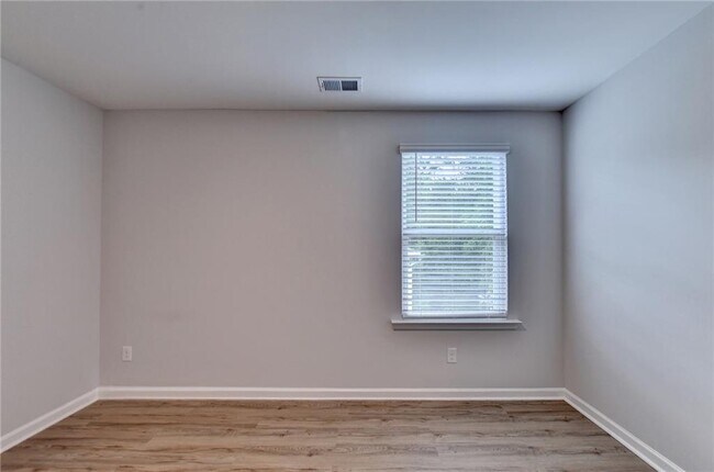 Building Photo - 175 Grey Falcon Ave