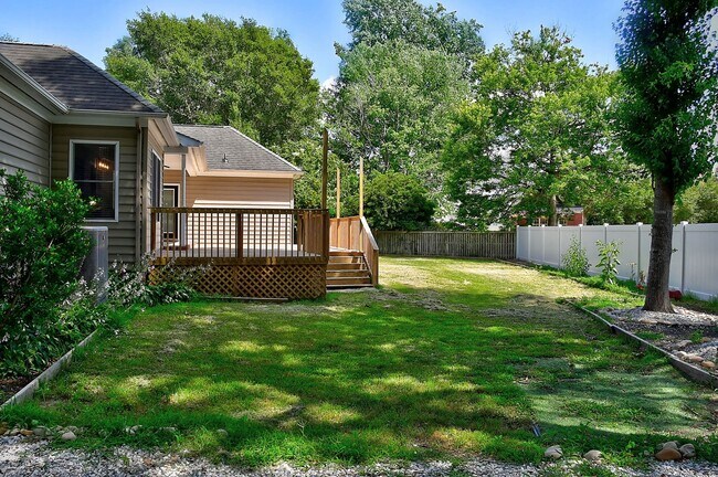 Building Photo - Tastefully Renovated Ranch in Hickory on q...