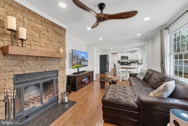 Building Photo - 8271 Raindrop Way