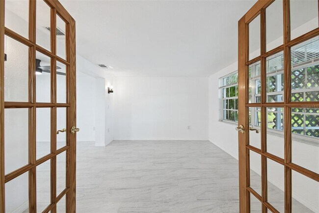 Building Photo - 3513 Landale Dr