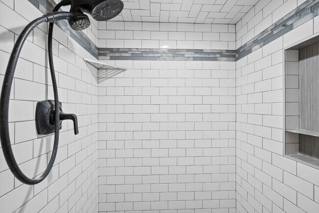 Building Photo - 300 Murray Hill Rd