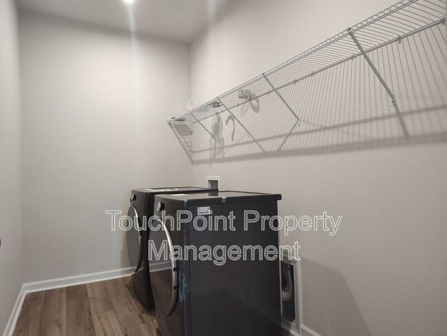 Building Photo - 5821 Wentwood Ct