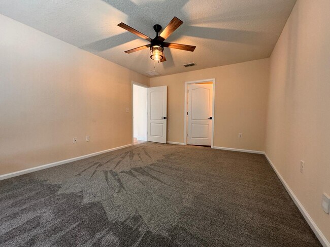 Building Photo - 2488 Beachview Dr