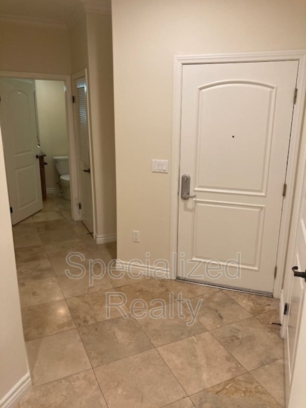 Building Photo - 10921 Whipple St