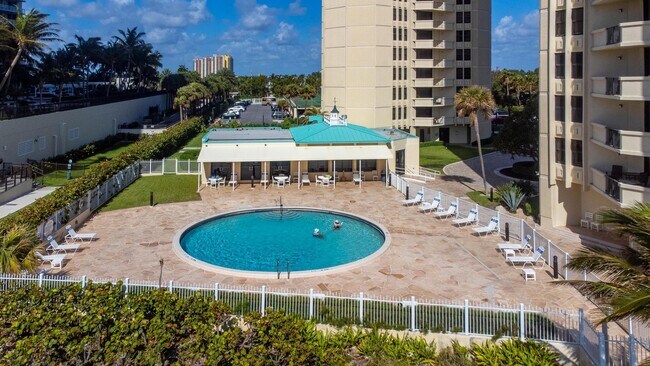 Building Photo - 2800 N Ocean Dr