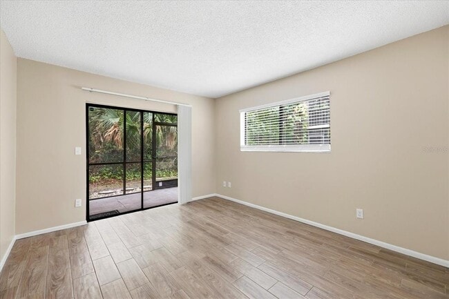 Building Photo - 3300 Fox Chase Cir