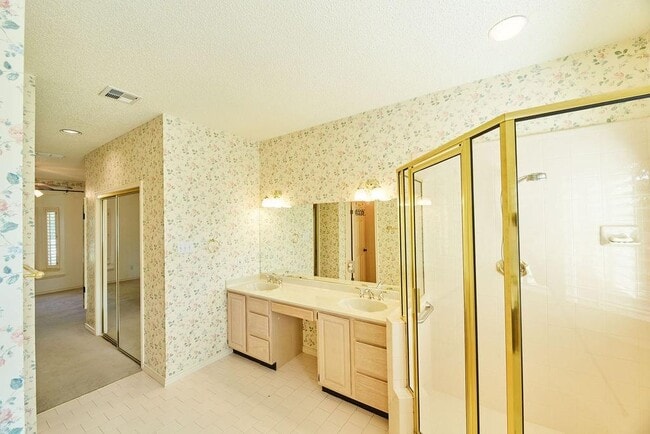 Building Photo - 10905 Galleria Cove