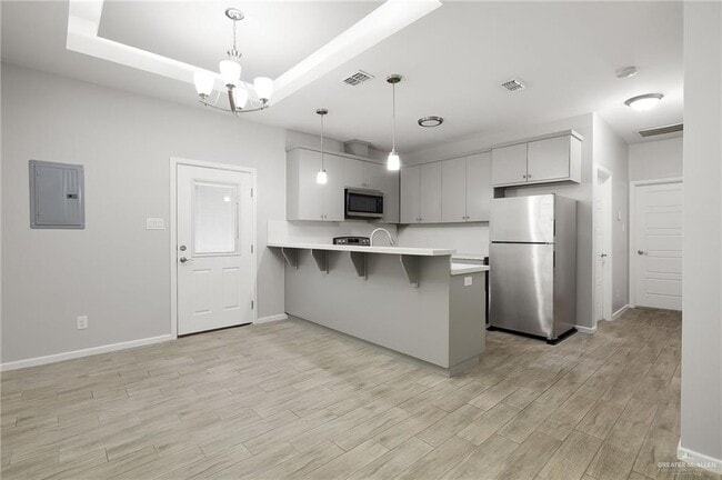 Building Photo - 13 S Colt Ln