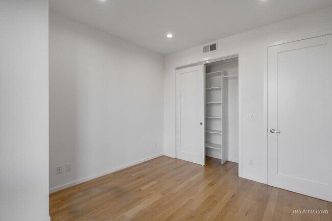 Building Photo - 1280 Hampshire St