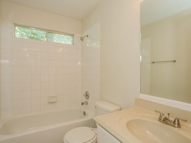 Building Photo - 13314 Chasworth Dr