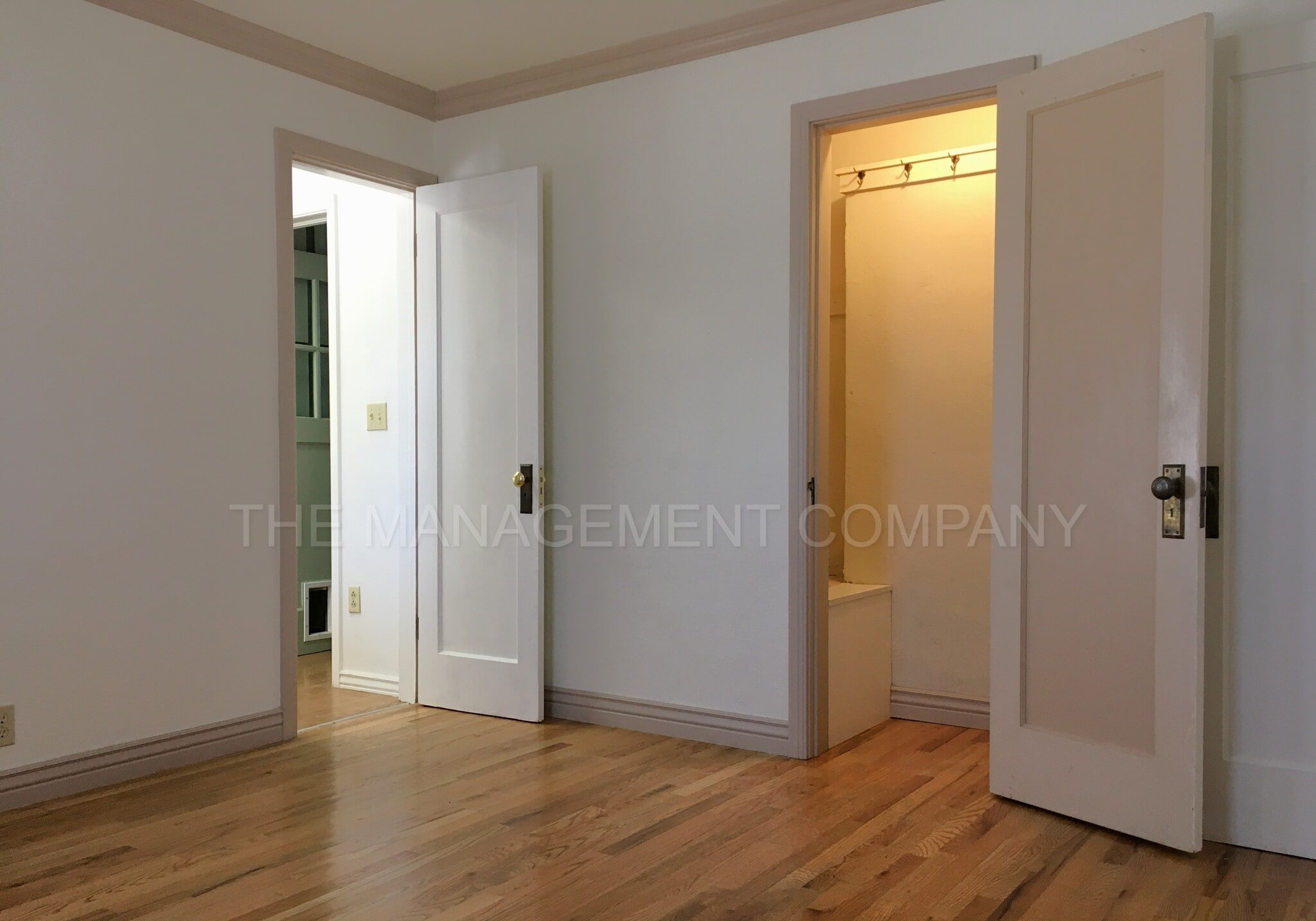 Building Photo - 576 Addison Ave W