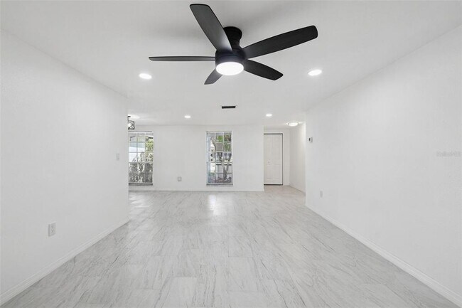 Building Photo - 3513 Landale Dr