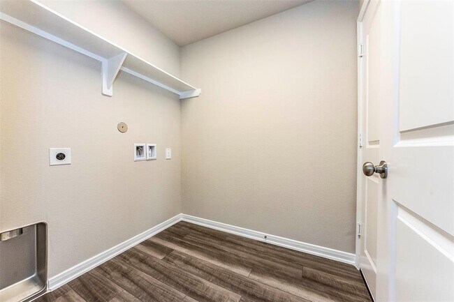 Building Photo - 8224 Tourmaline Wy