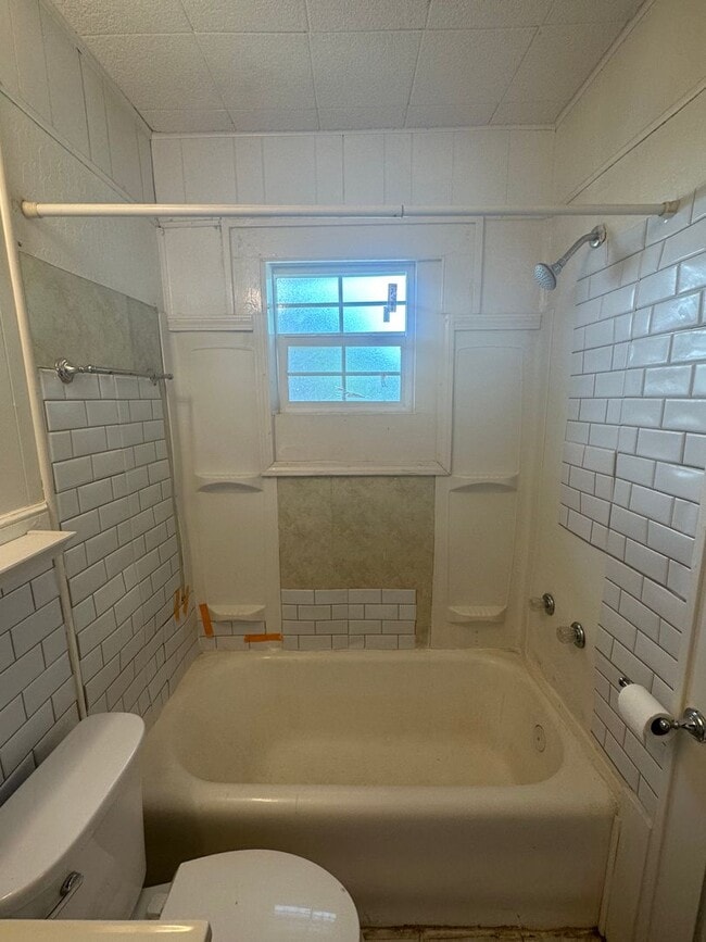 Building Photo - Coming Soon... 1 Bedroom Duplex In Central San Angelo!