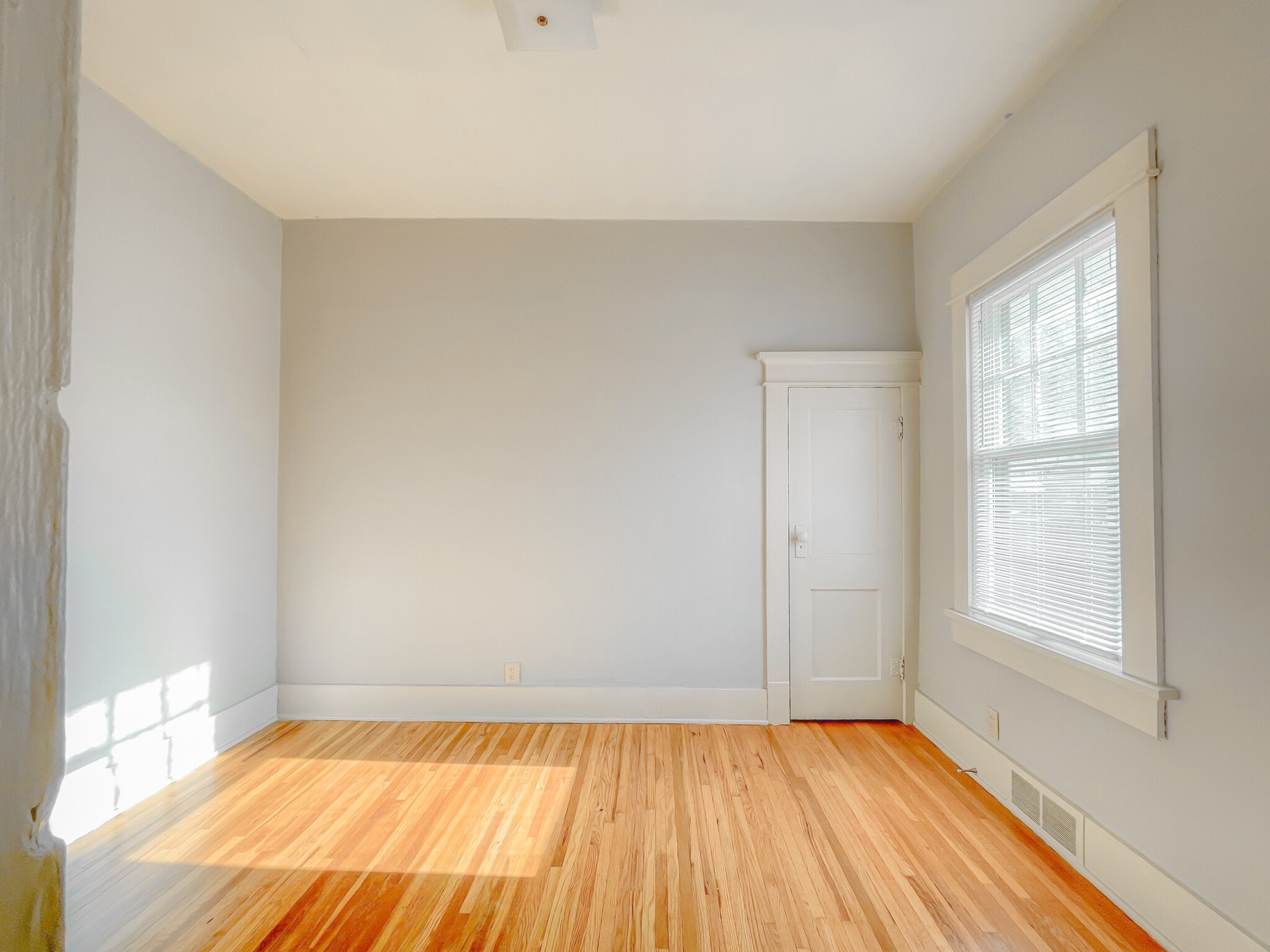 Building Photo - 1445 Plum St