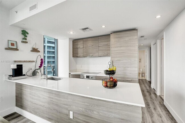 Building Photo - 1300 S Miami Ave