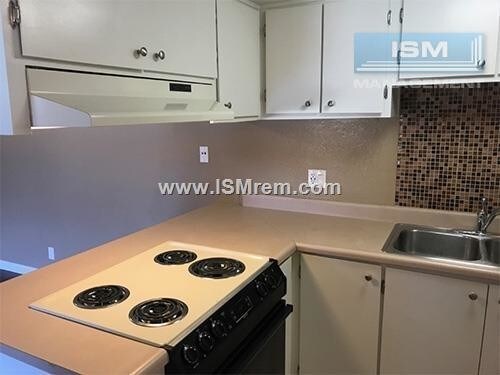 Building Photo - 1625 Rosemarie Ln