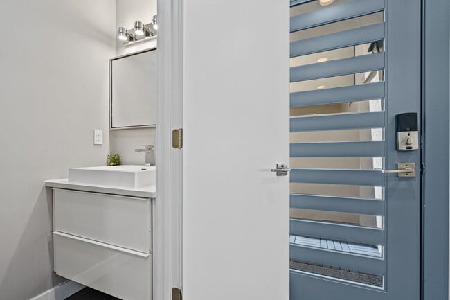 Building Photo - 2938 Sea Oats Cir