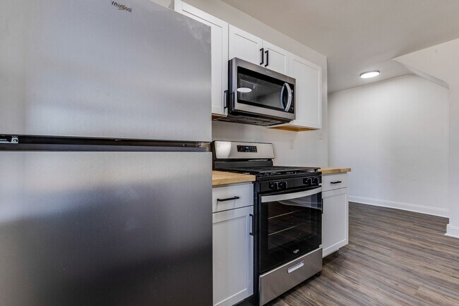 Building Photo - 2439 Arlington Ave