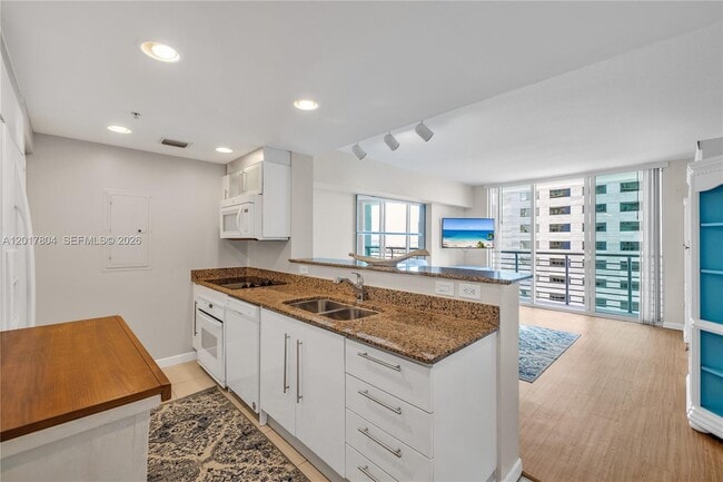 Building Photo - 335 S Biscayne Blvd