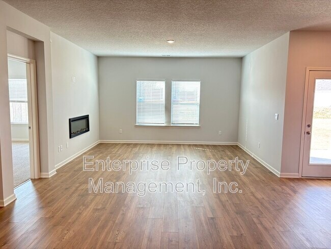 Building Photo - 250 Kipling Dr