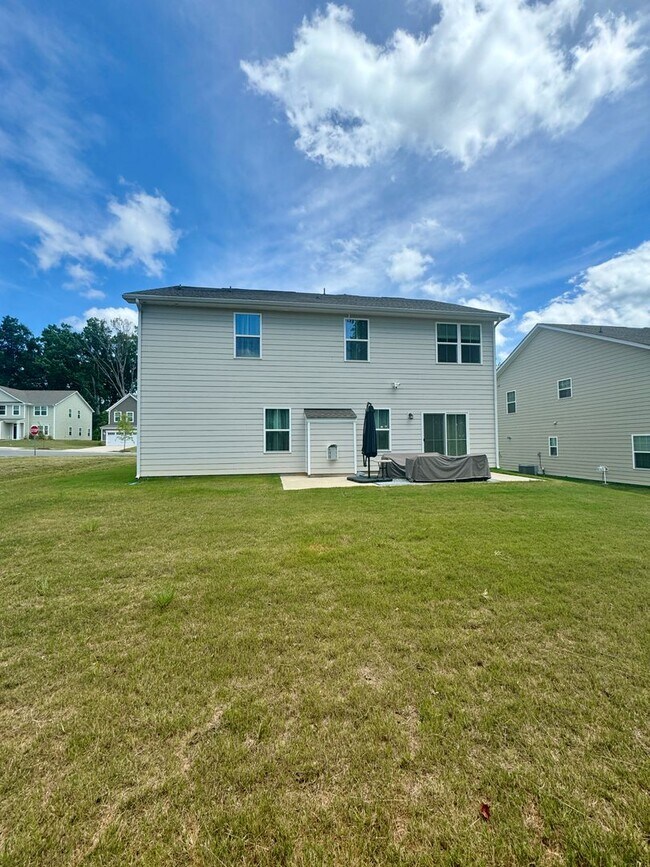 Building Photo - Beautiful 5BR/3BA Home in Holcomb Woods