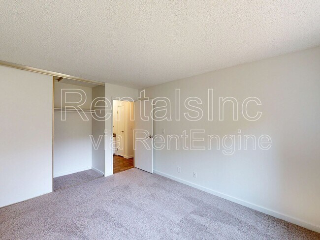 Building Photo - 521 Alameda del Prado