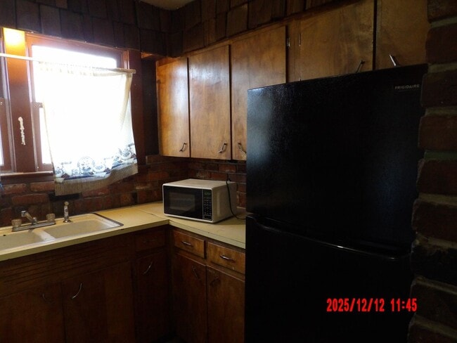 Building Photo - 2 Full Bedroom House with TWO BONUS rooms!