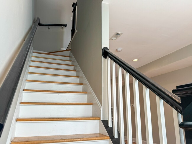 Building Photo - 1838 Capitol Ave NE