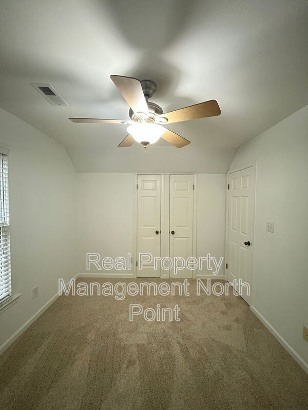 Building Photo - 889 Crew St SW